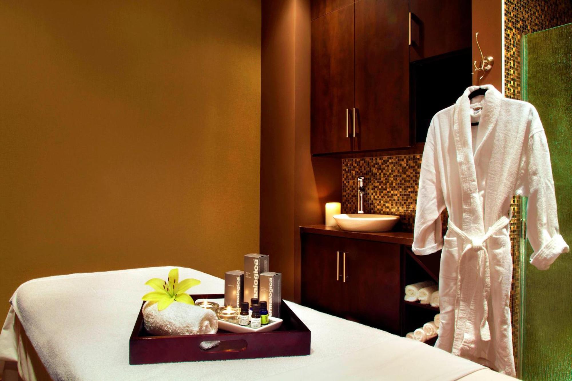 Four Points By Sheraton Calgary Airport Eksteriør bilde
